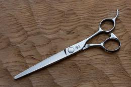 新!DOWA B2 Cobalt Flat
メンズ・バーバー用 コバルトフラットシザー
Men's / Barber Flat Scissors